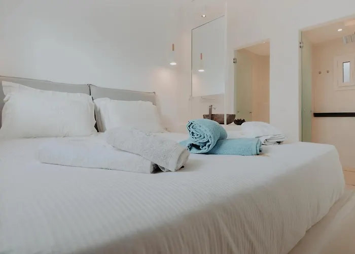 Adel Private Suites
